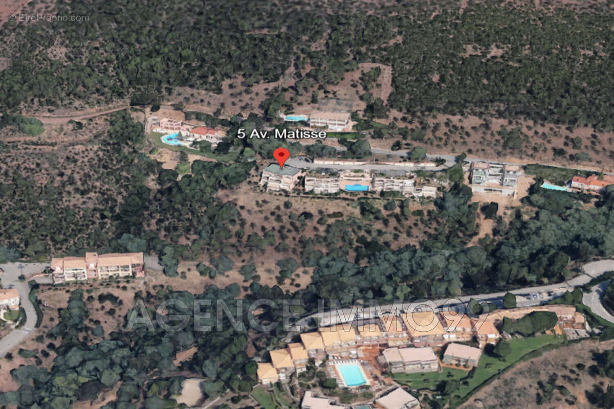 Parking à THEOULE-SUR-MER