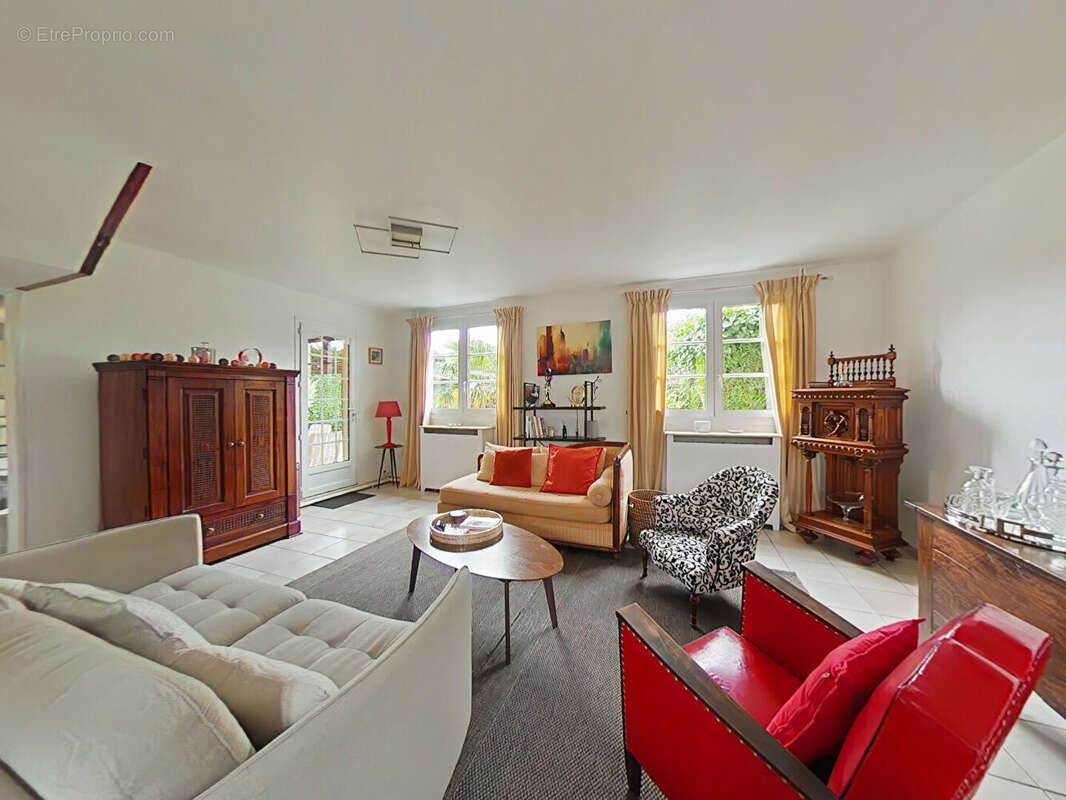 Maison à FONTENAY-LE-FLEURY