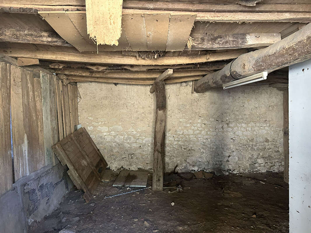 Grande grange à rénover avec permis de construire - photo 11