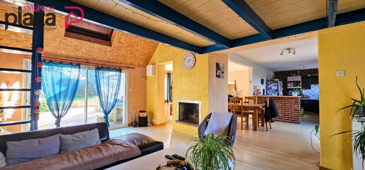 Maison à POULLAN-SUR-MER