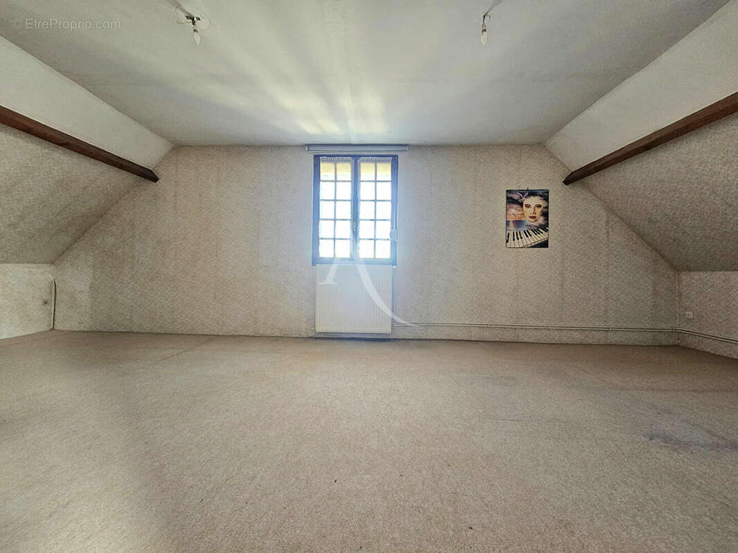 Maison à FAVIERES