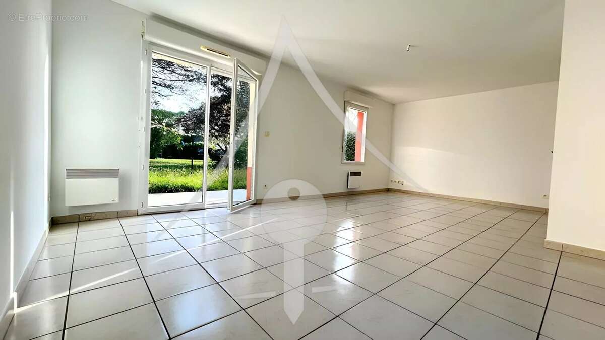 Maison à LAVERNOSE-LACASSE