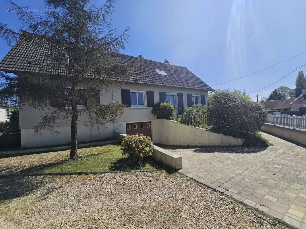 Maison à VILLEMANDEUR