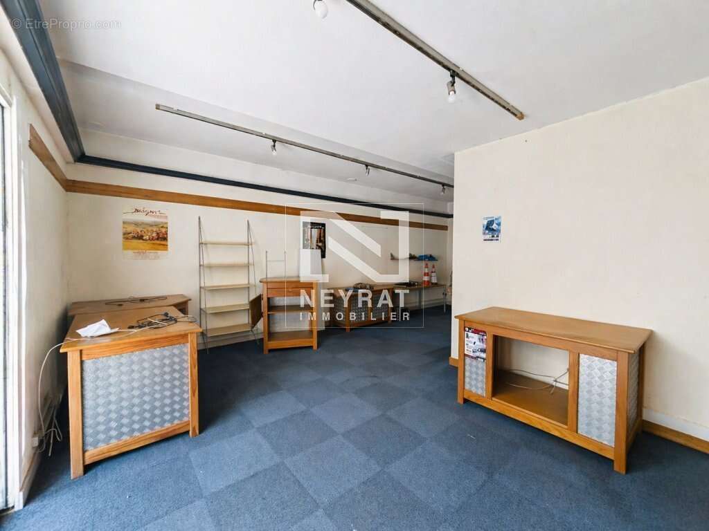 Commerce à MONTCEAU-LES-MINES