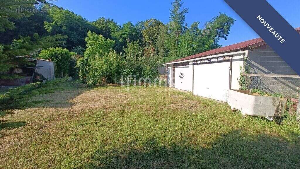 Maison avec dépendances donnant sur jardin bucolique – Proche Pr - photo 2