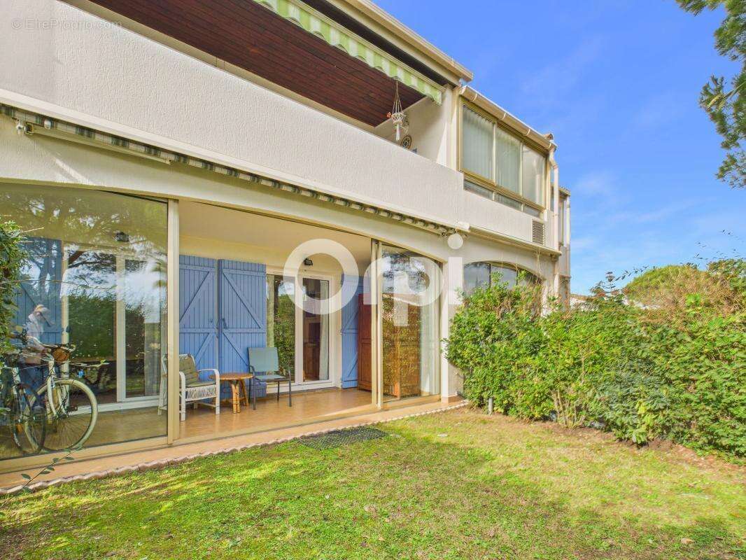 Appartement à MANDELIEU-LA-NAPOULE