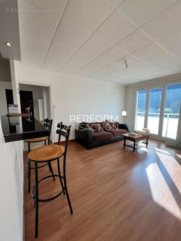 Appartement à GIERES