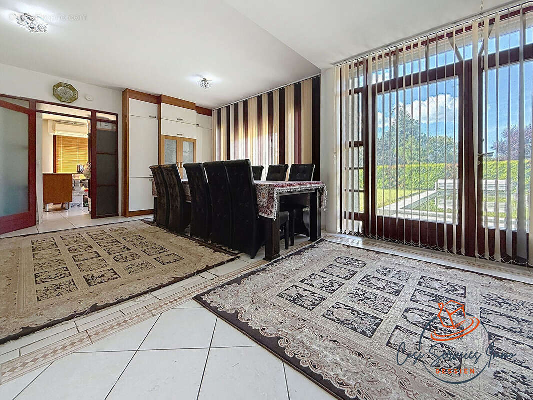 Maison à PREVESSIN-MOENS