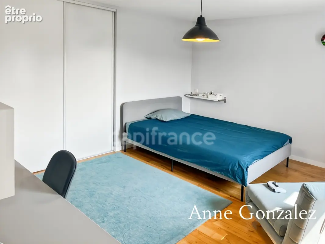 ORLEANS-SUD, à vendre belle maison familiale édifiée sur un beau jardin clos et paysager de 1130 m2 avec piscine, salle à manger - photo 16