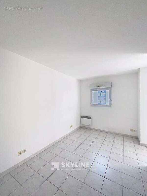Appartement à MARSEILLE-5E
