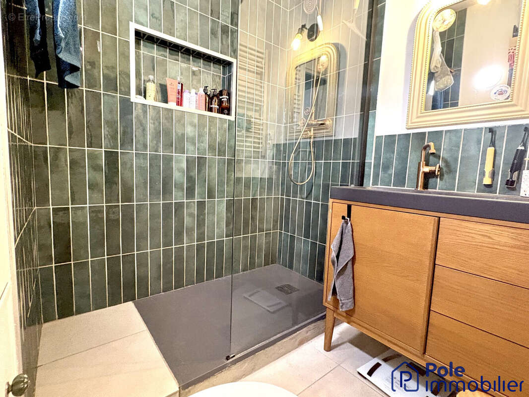 Salle d'eau - Appartement à CAEN