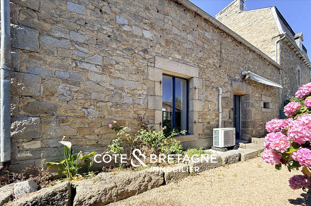 Trébeurden   ensemble immobilier de charme à proximité immédiate de la plage et de l'île-grande  réf : 202611 - photo 11