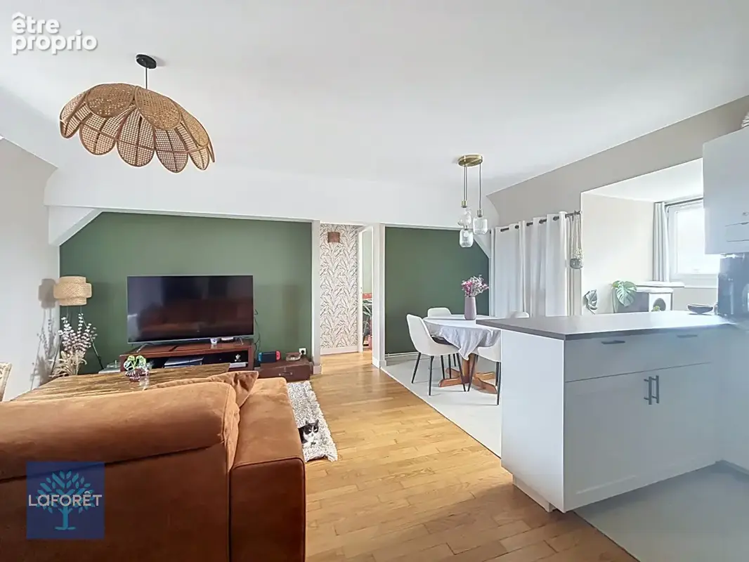 Appartement à FOUGERES