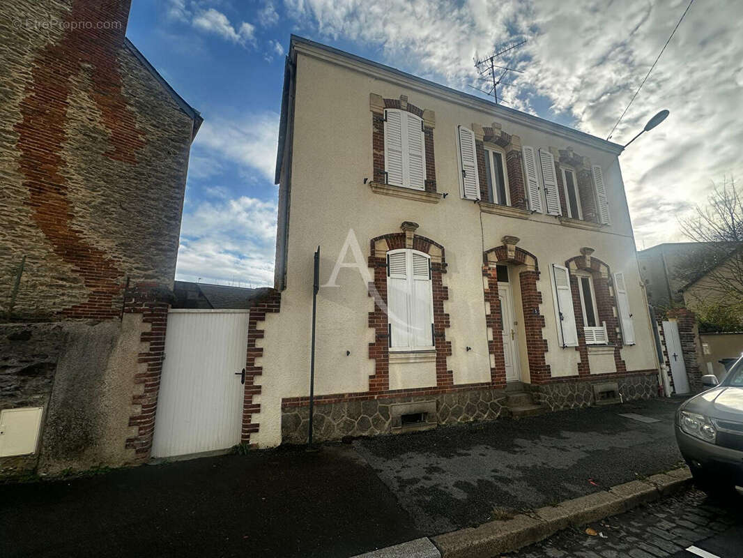 Maison à LAVAL