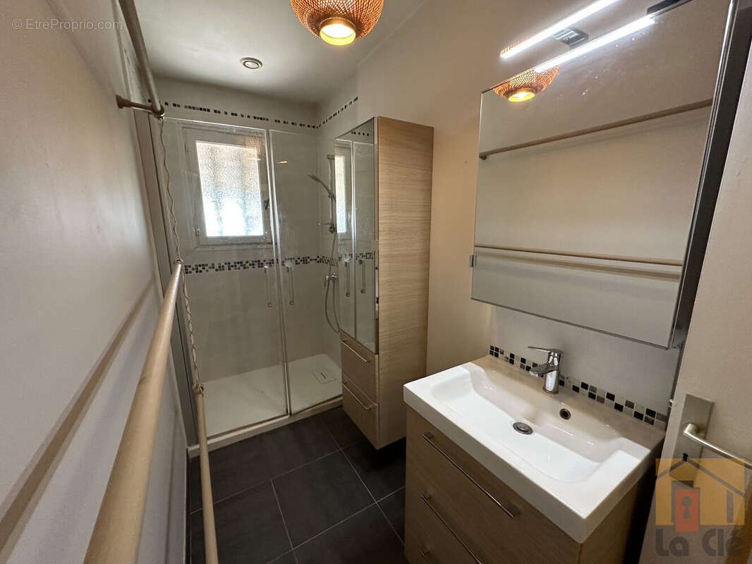 Salle d&#039;eau - Maison à BON-ENCONTRE