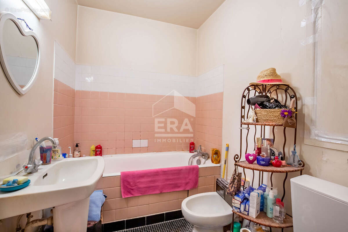 Appartement à PARIS-20E