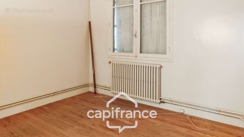 Commerce à SAUVETERRE-LA-LEMANCE