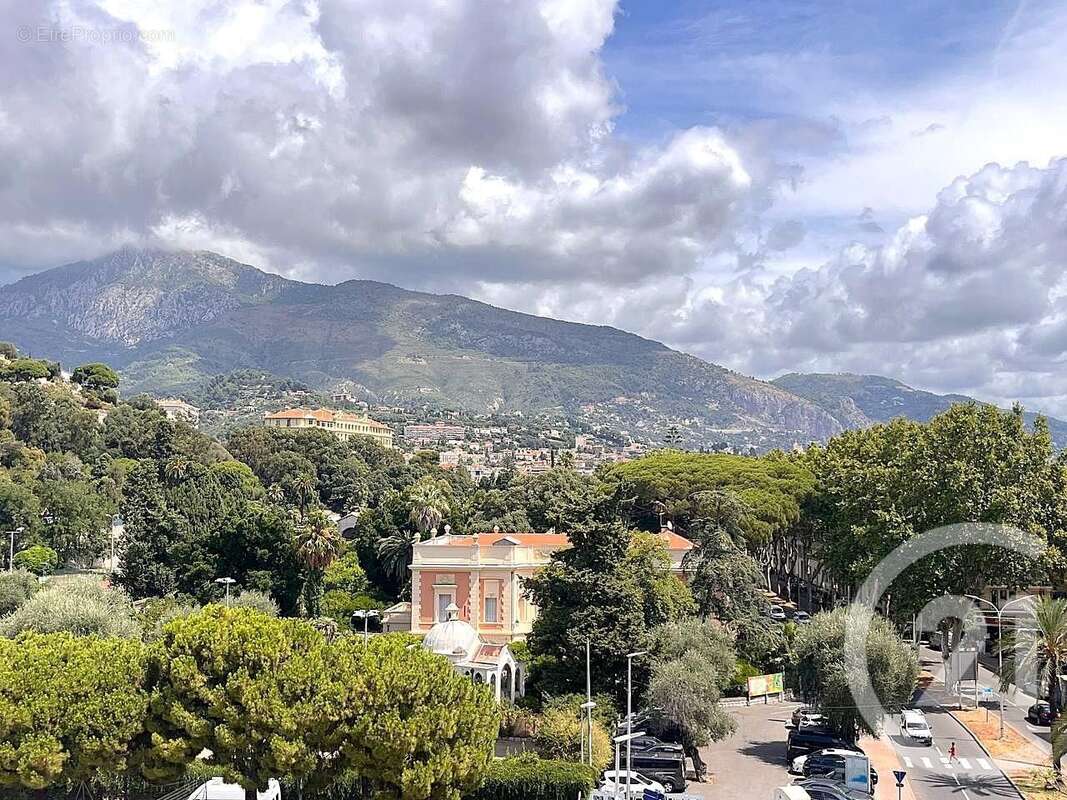 Appartement à ROQUEBRUNE-CAP-MARTIN