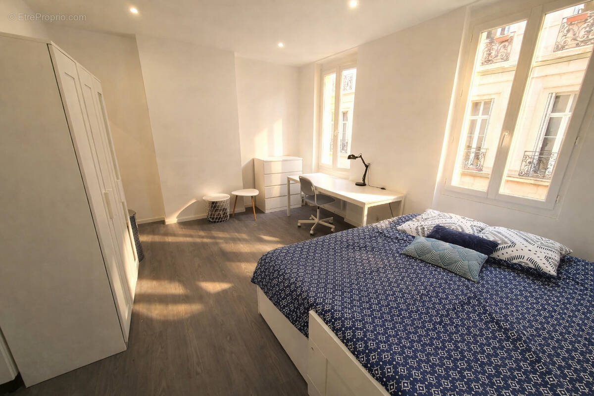 Appartement à MARSEILLE-1E