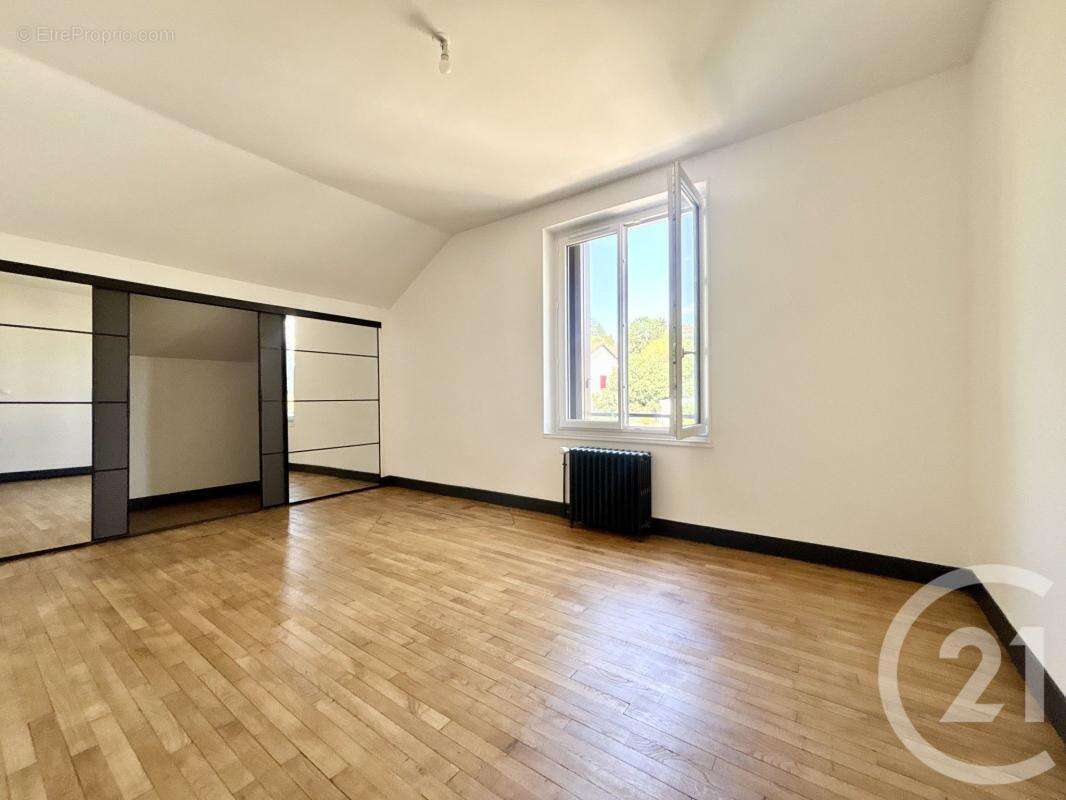 Maison 125 m² à Panazol  - photo 10