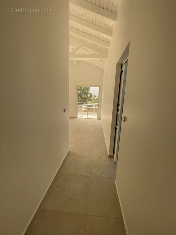 Maison à LES ABYMES