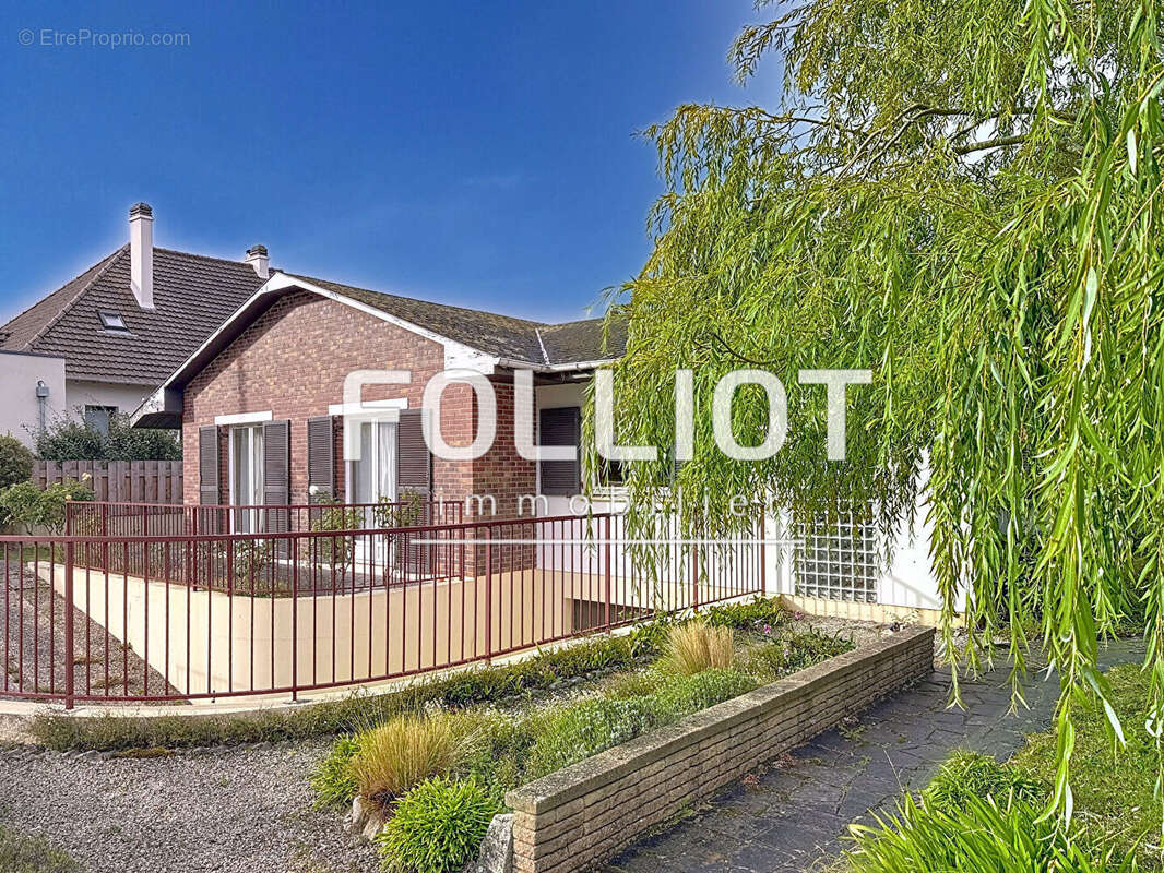 Maison à AGON-COUTAINVILLE