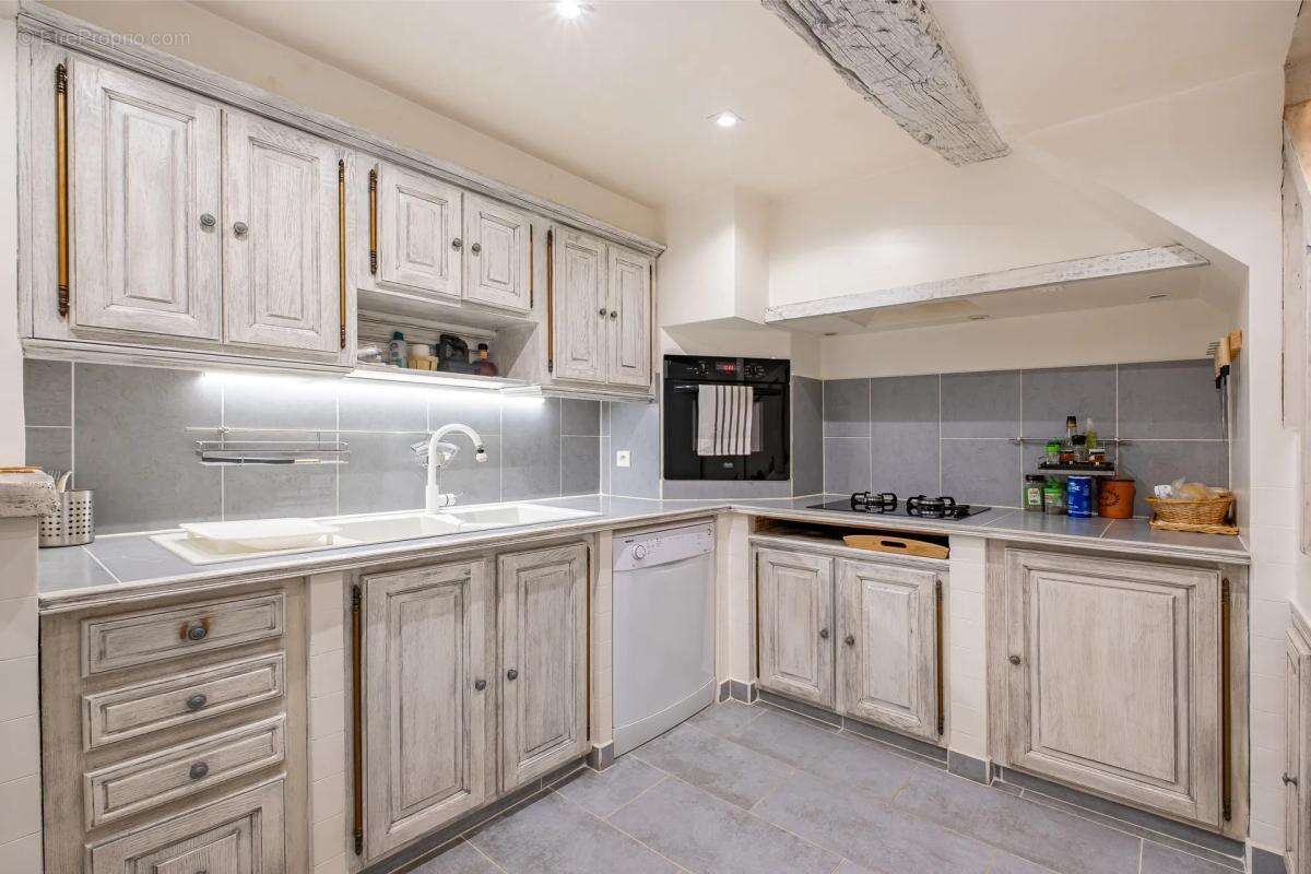 Appartement à BOUYON