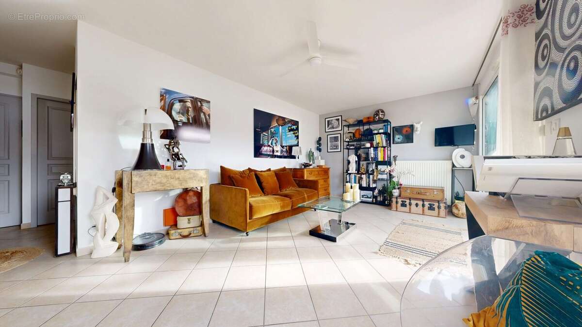 Appartement à CRAPONNE