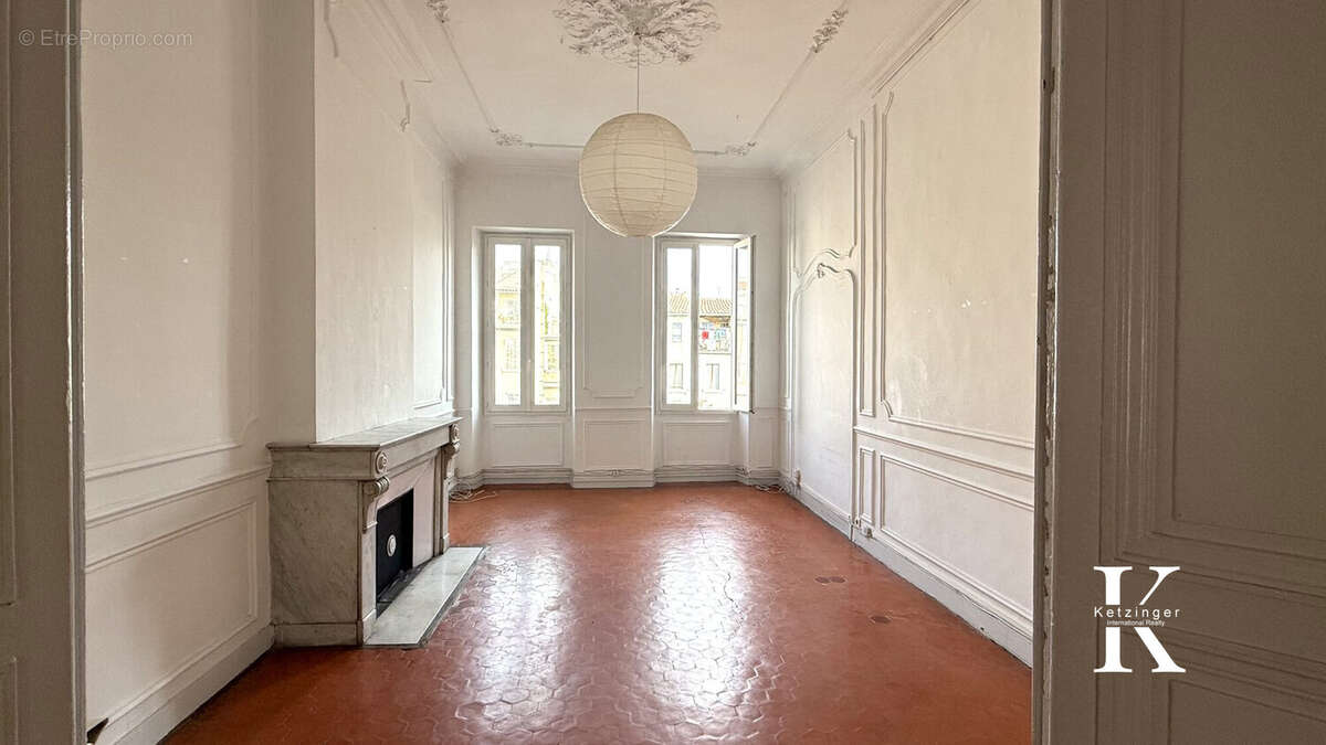 Appartement à MARSEILLE-6E