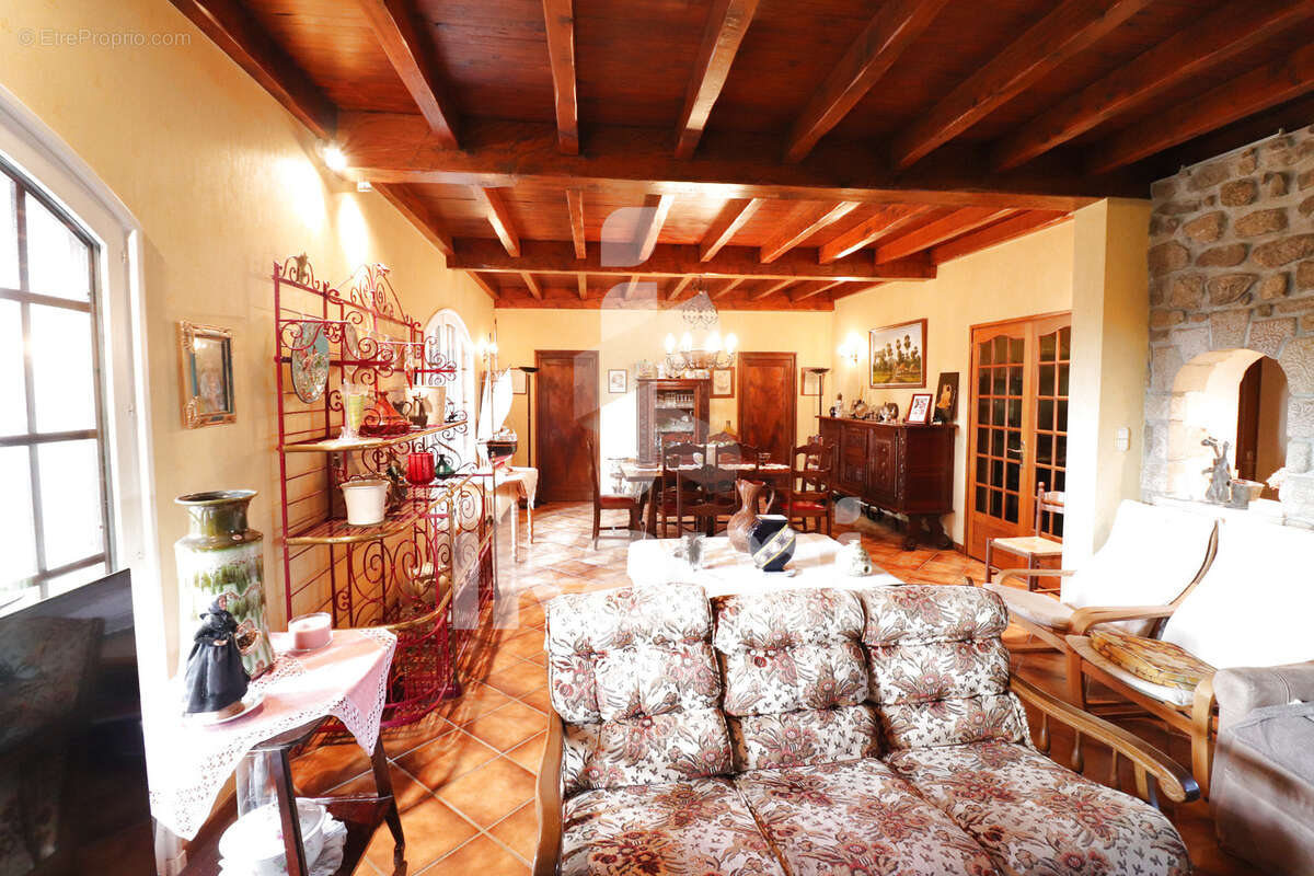 Maison à SALAISE-SUR-SANNE