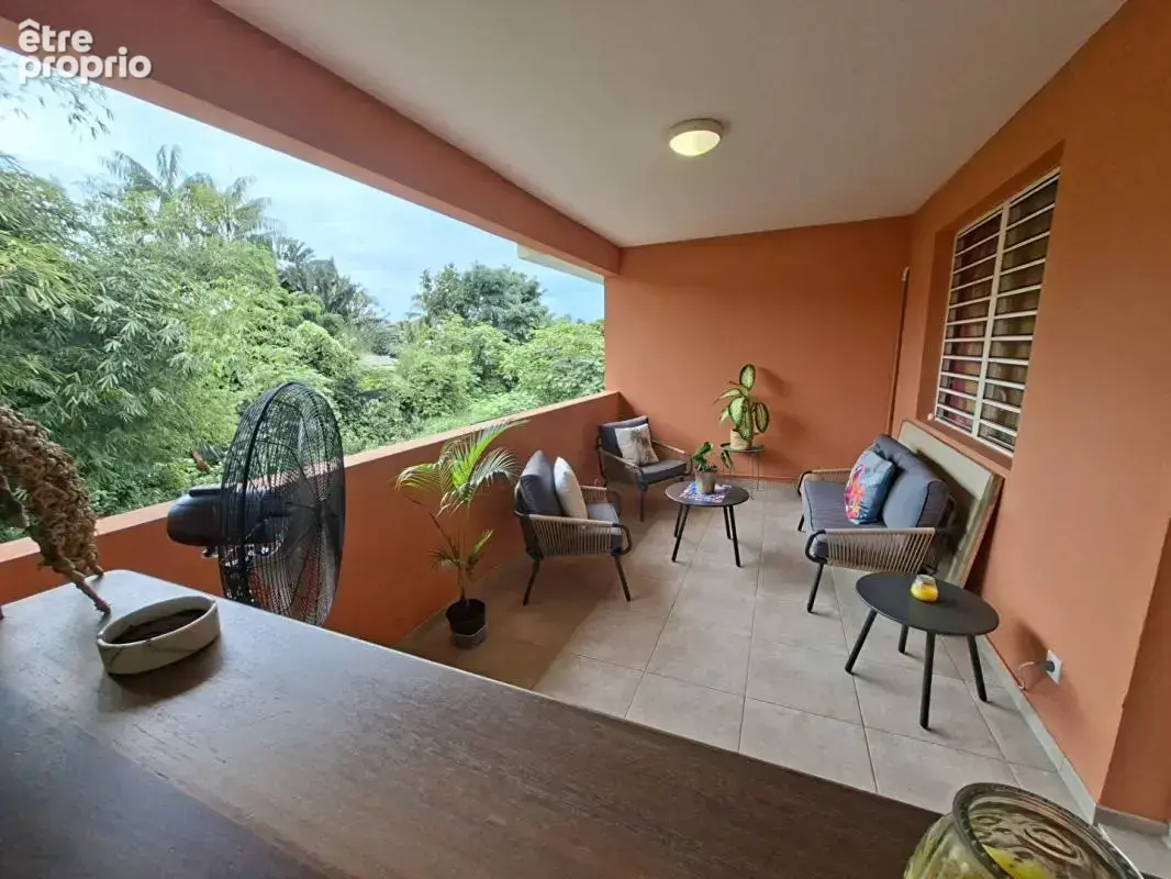 Appartement à REMIRE-MONTJOLY