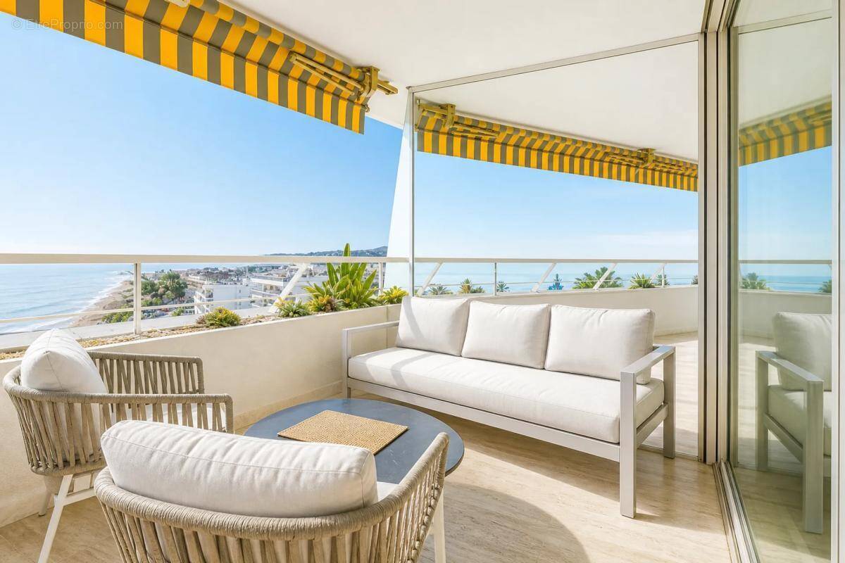 Appartement à VILLENEUVE-LOUBET