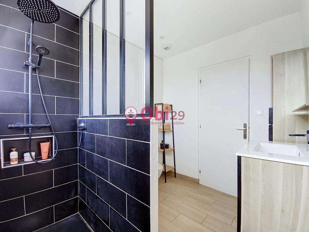 Une belle familiale rénovée avec goût, prête à vous accueillir ! - photo 11