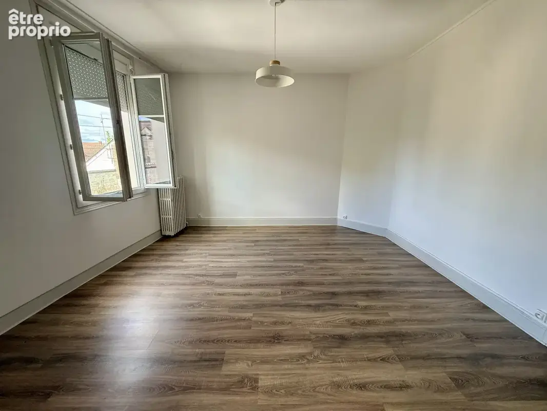 Local Commercial + Appartement T5 sur un terrain de 1615 m2 - photo 11