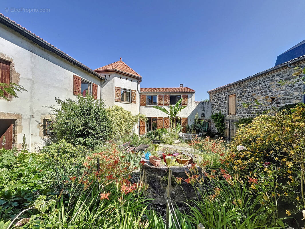 Maison à CHADELEUF
