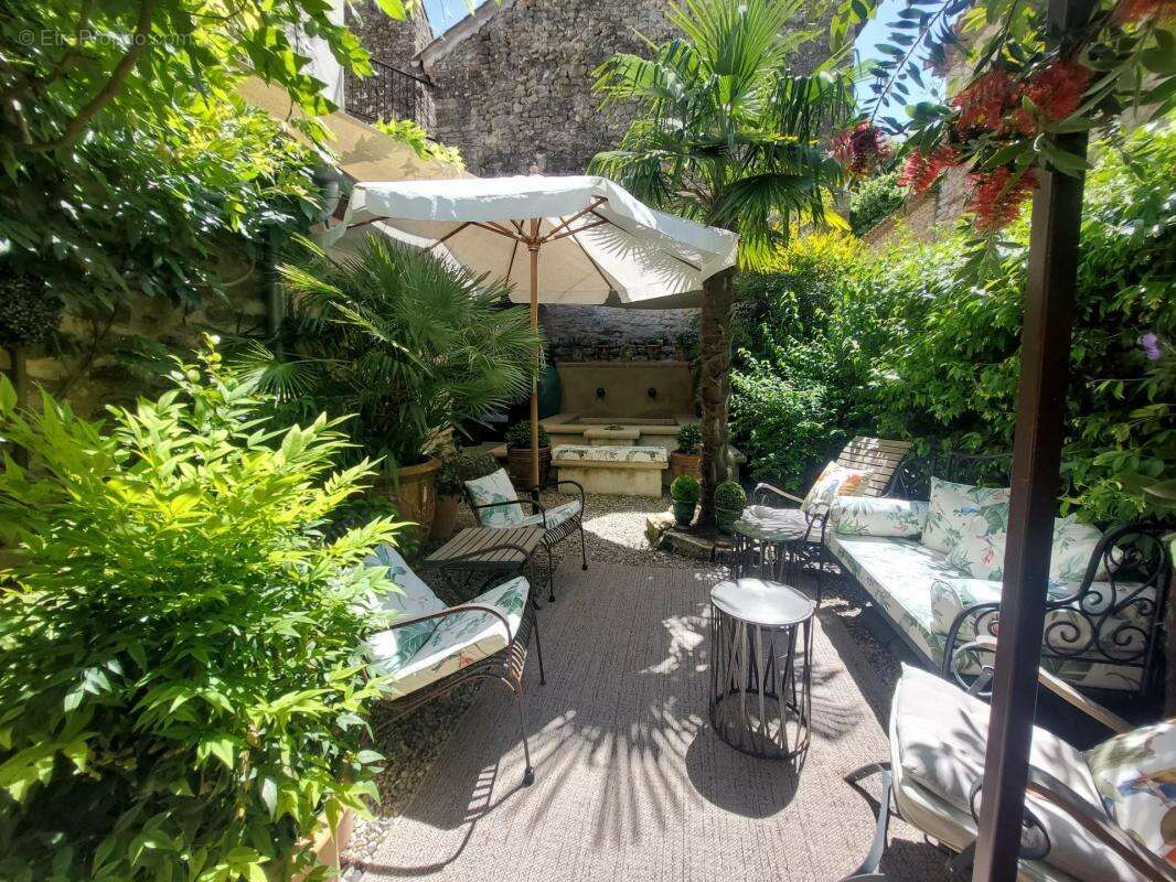 Maison à ALLEGRE-LES-FUMADES