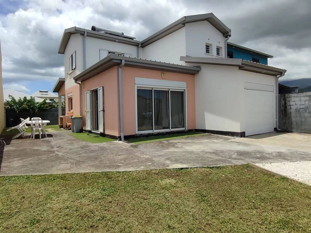 Maison à SAINTE-SUZANNE