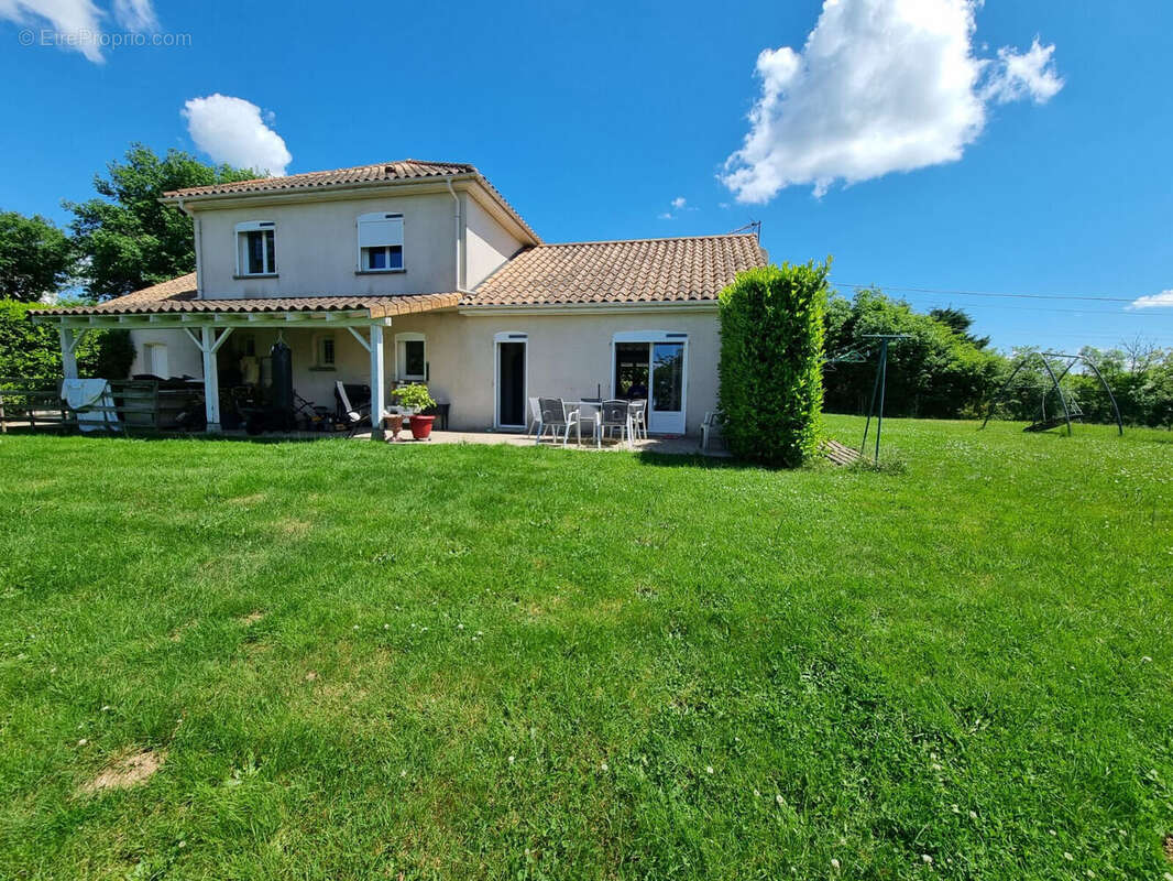 Photo 2 - Maison à GUEUGNON