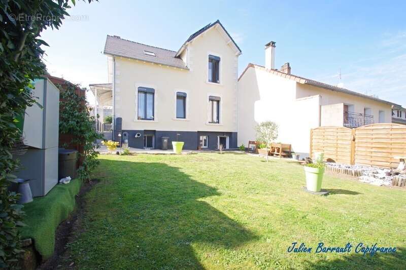 Maison familiale de 148m² avec 5 chambres entièrement rénovée en 2021 sur un terrain clos de 438m² - photo 16