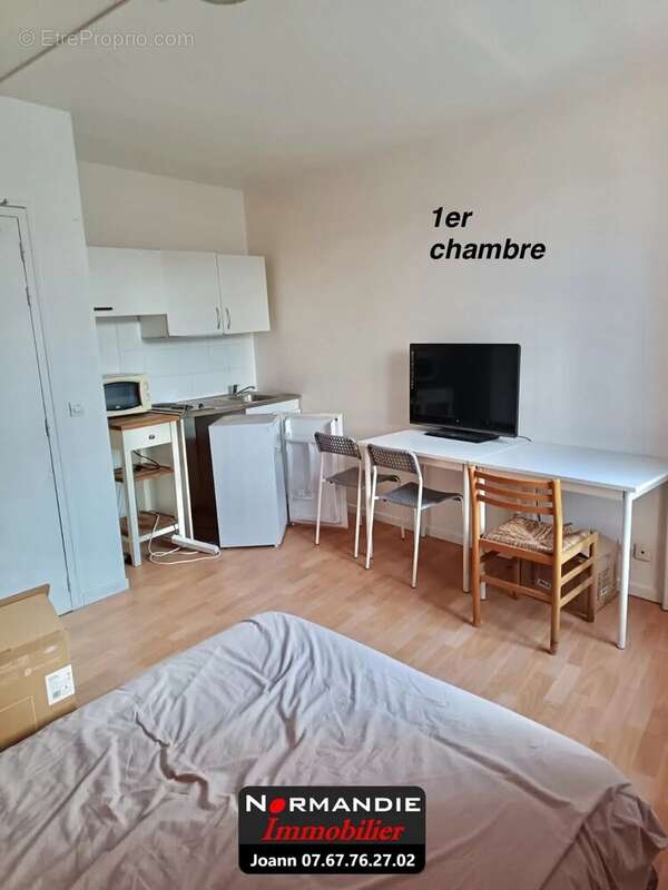 Commerce à MALAUNAY