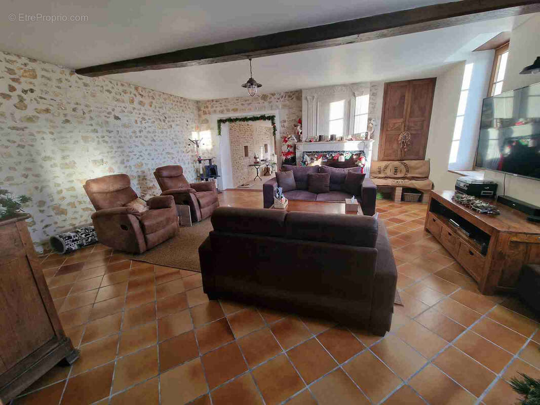 Maison à MIRAMBEAU