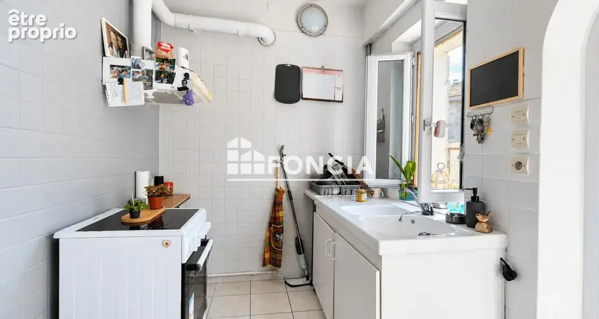 Château-thierry – ensemble immobilier avec 3 appartements, cour, jardin et nombreuses dépendances - photo 3