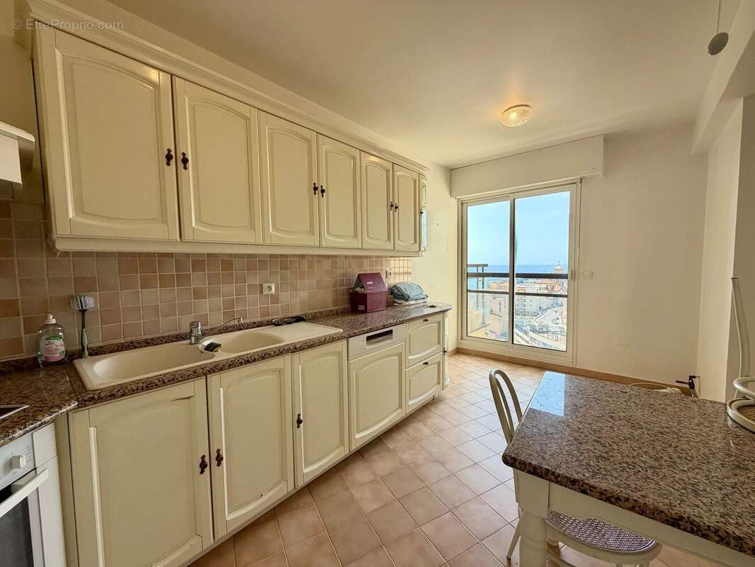 Appartement à BEAUSOLEIL