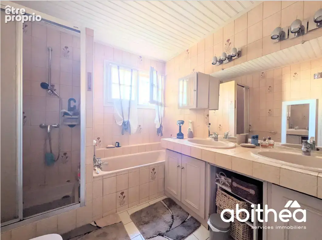 Viager occupé - Maison 5 pièces - 139 m2 - Bouquet 49 620 euros - Rente 807 euros/mois - Saint-Denis-de-Pile ( - photo 32