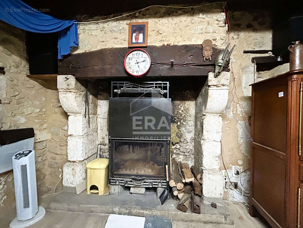 Maison à ANTONNE-ET-TRIGONANT