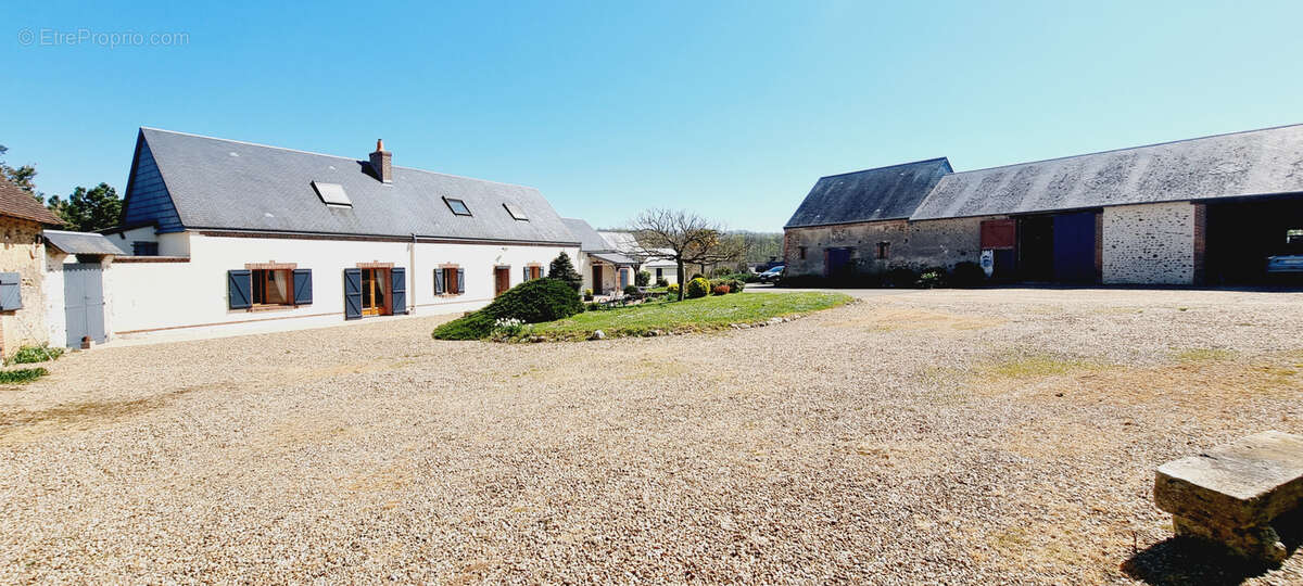 Maison à CLOYES-SUR-LE-LOIR