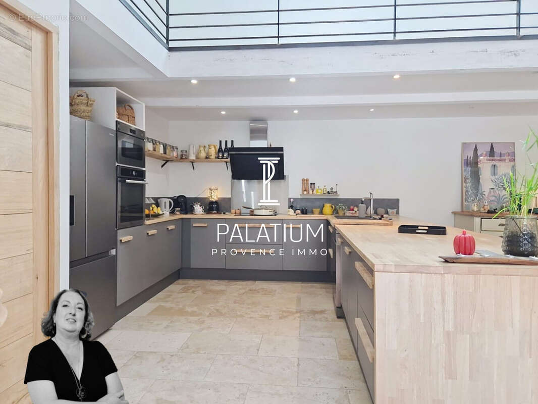 Maison à L'ISLE-SUR-LA-SORGUE