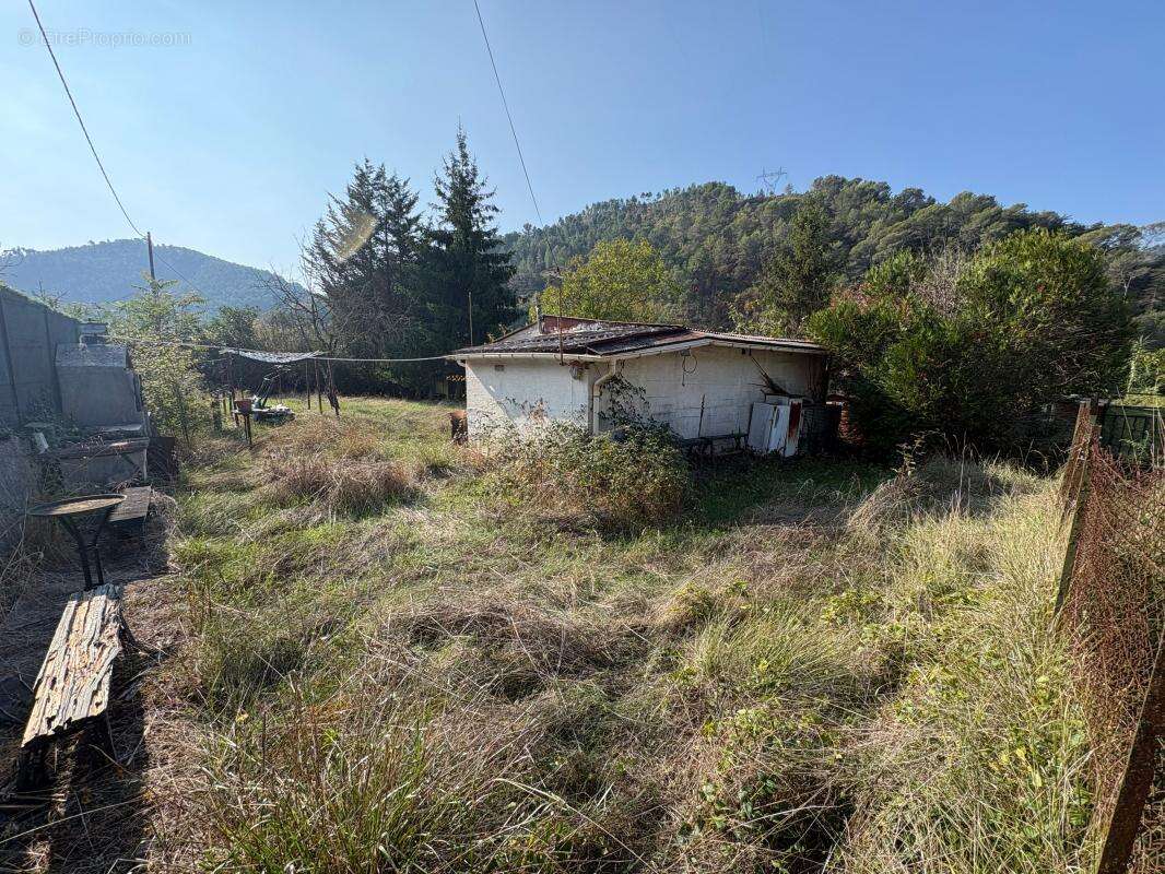 Terrain à L&#039;ESCARENE