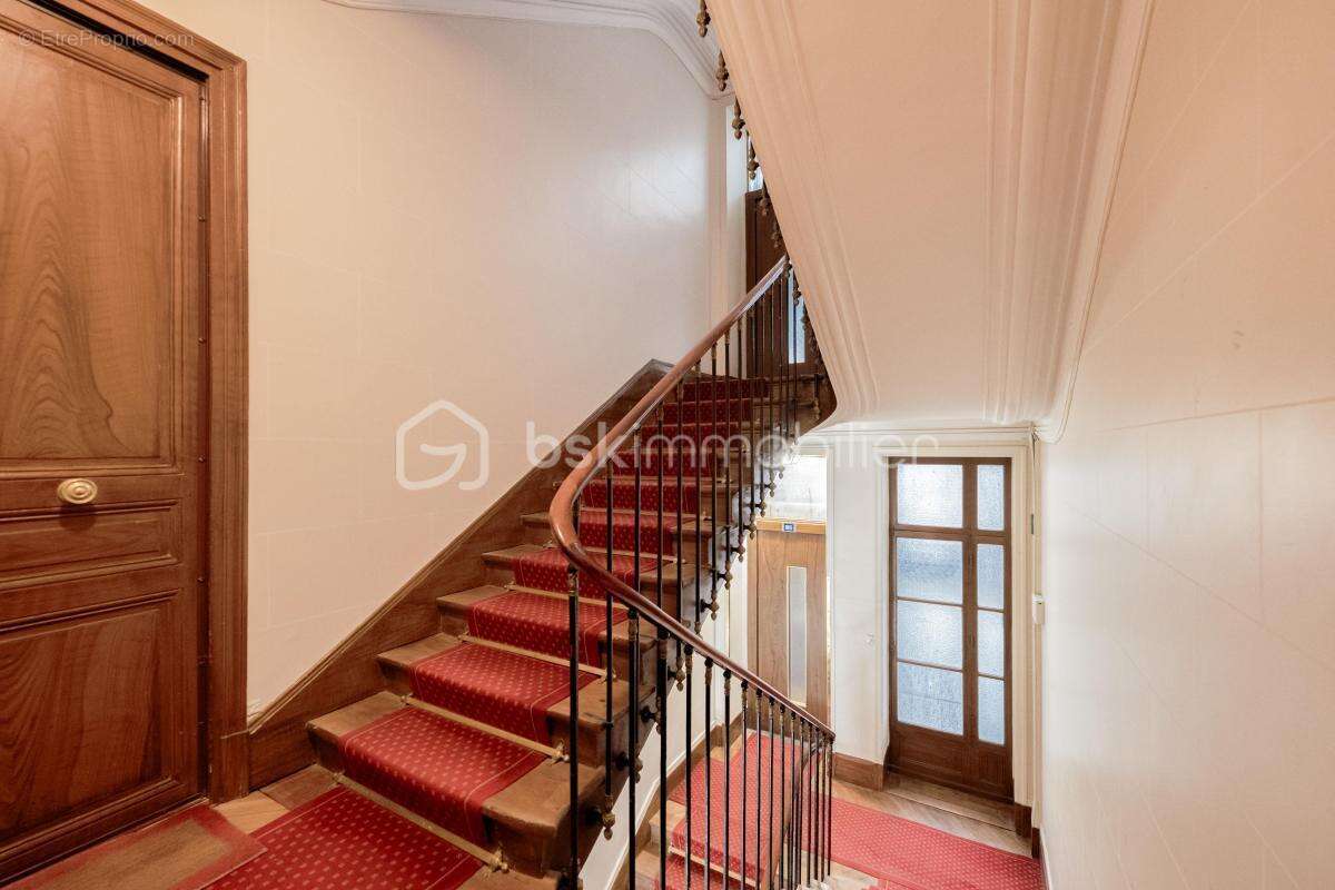 Appartement à PARIS-7E