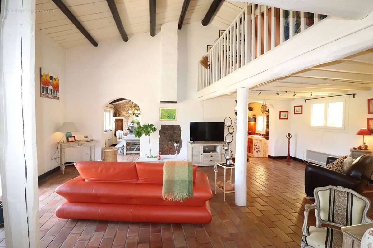 Maison à LE CASTELLET